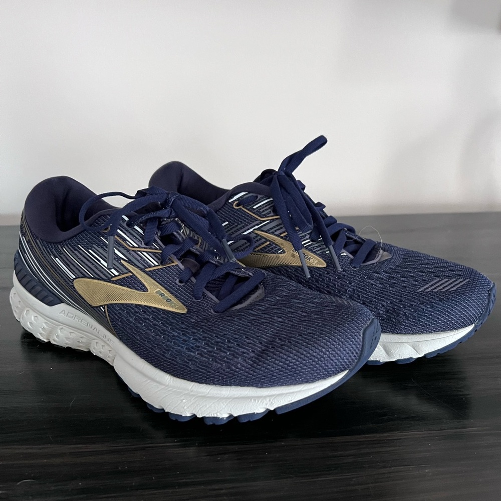 Brooks Adrenaline GTS 19 Men's Size 9 Running Shoes Navy Gold